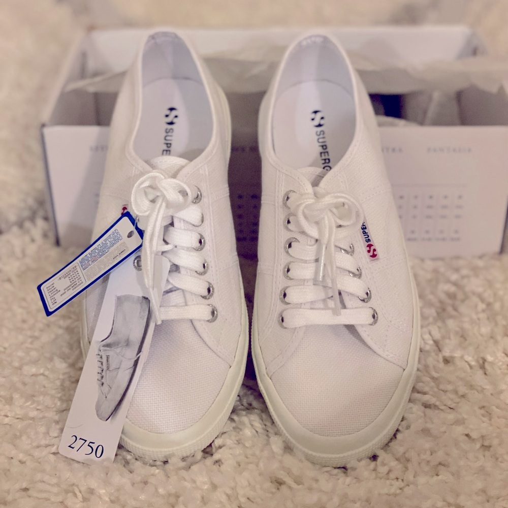 Superga women’s sneakers size 8 with original packaging